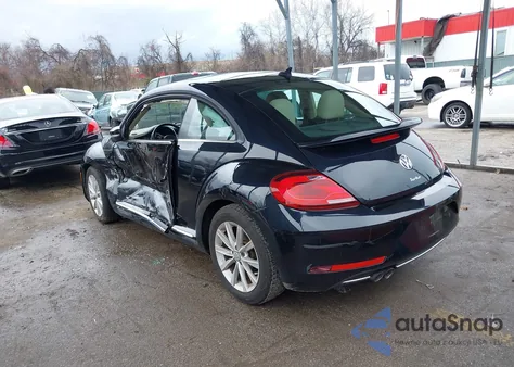 2018 Volkswagen Beetle 2.0T Se из США, поврежденный, VIN 3VWJD7AT2JM702343